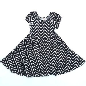 LuLaRoe DotDotSmile Girls Dress Black White Chevron Zig Zag Twirl Skirt Size 2